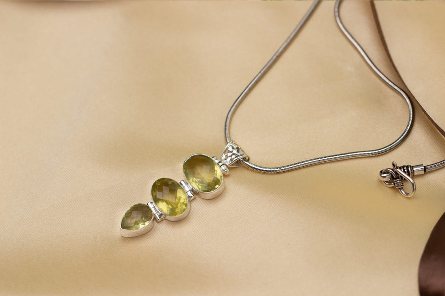 Demystifying Pendants: Styles, Materials, and Meanings