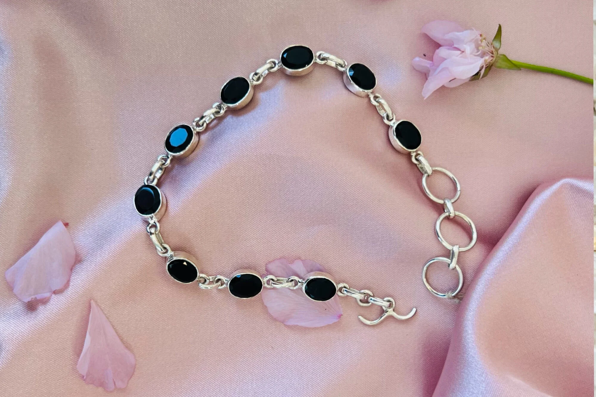 123CON_AA_Black-Beauty.jpg