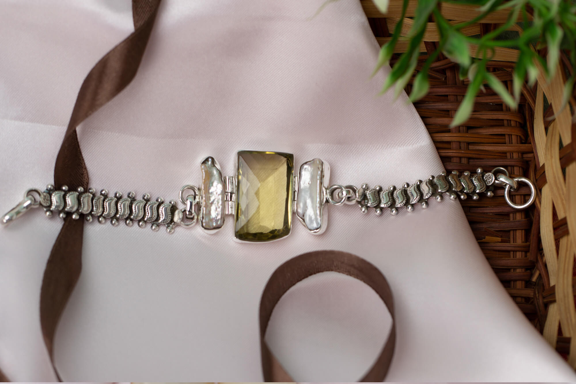 40a_Lemon_quartz_bracelet.jpg