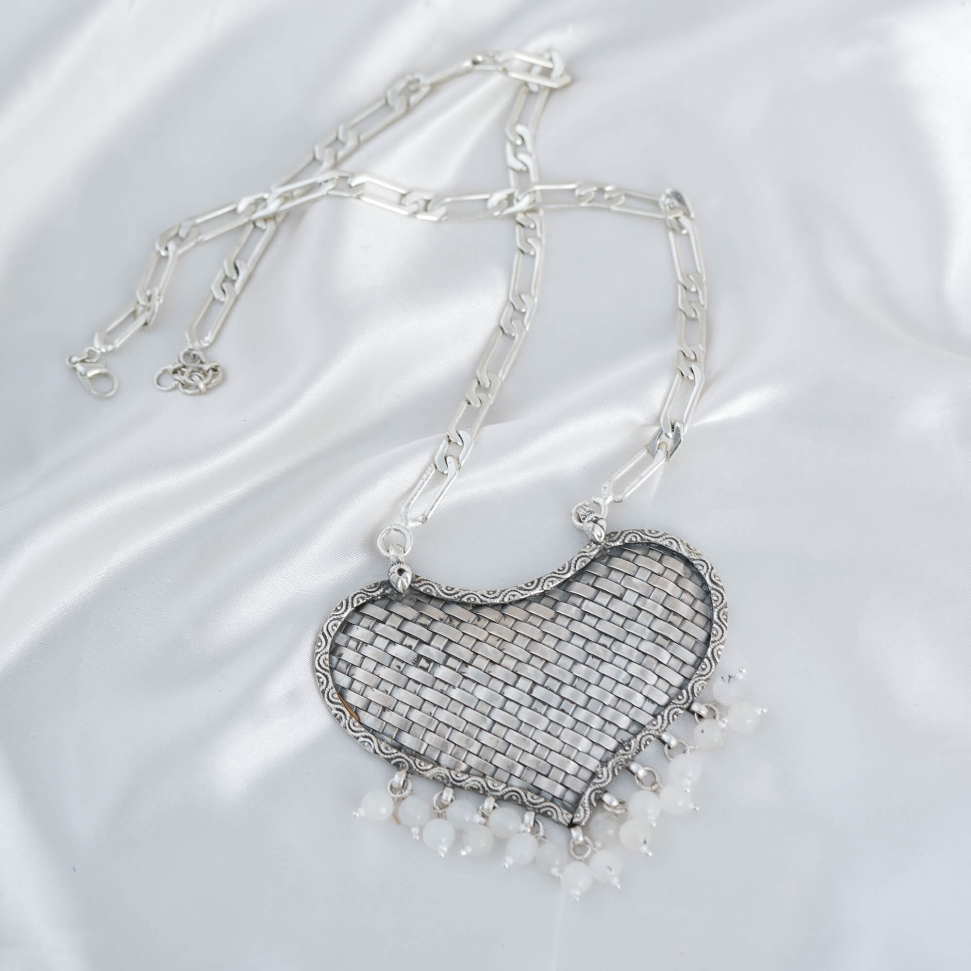 332RVI-Basket-Weaved-Heart-Pendant-C1