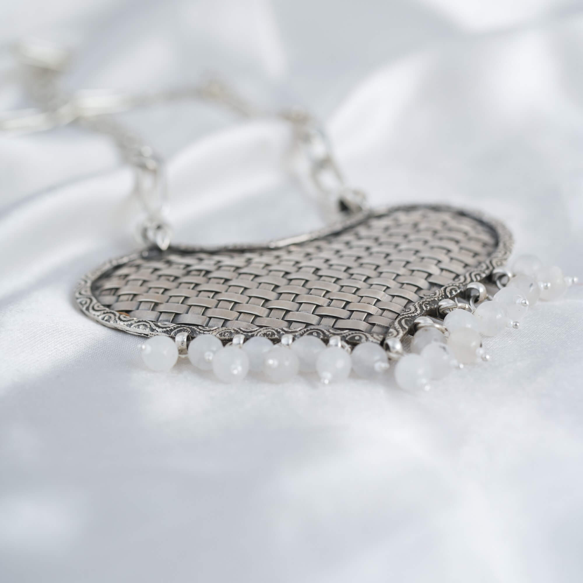 332RVI-Basket-Weaved-Heart-Pendant-D1