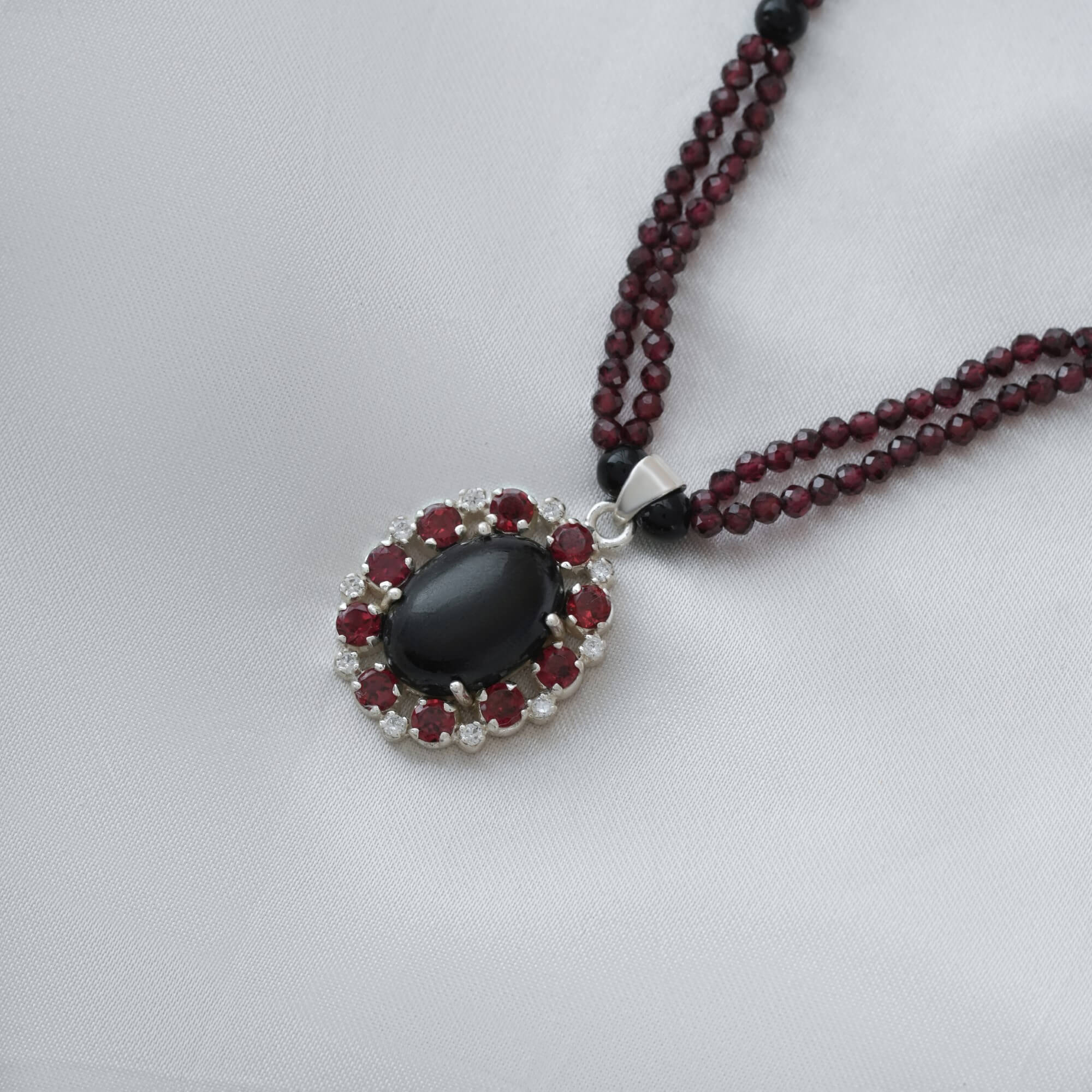 333RVI-Black-Star-Pendant-D1