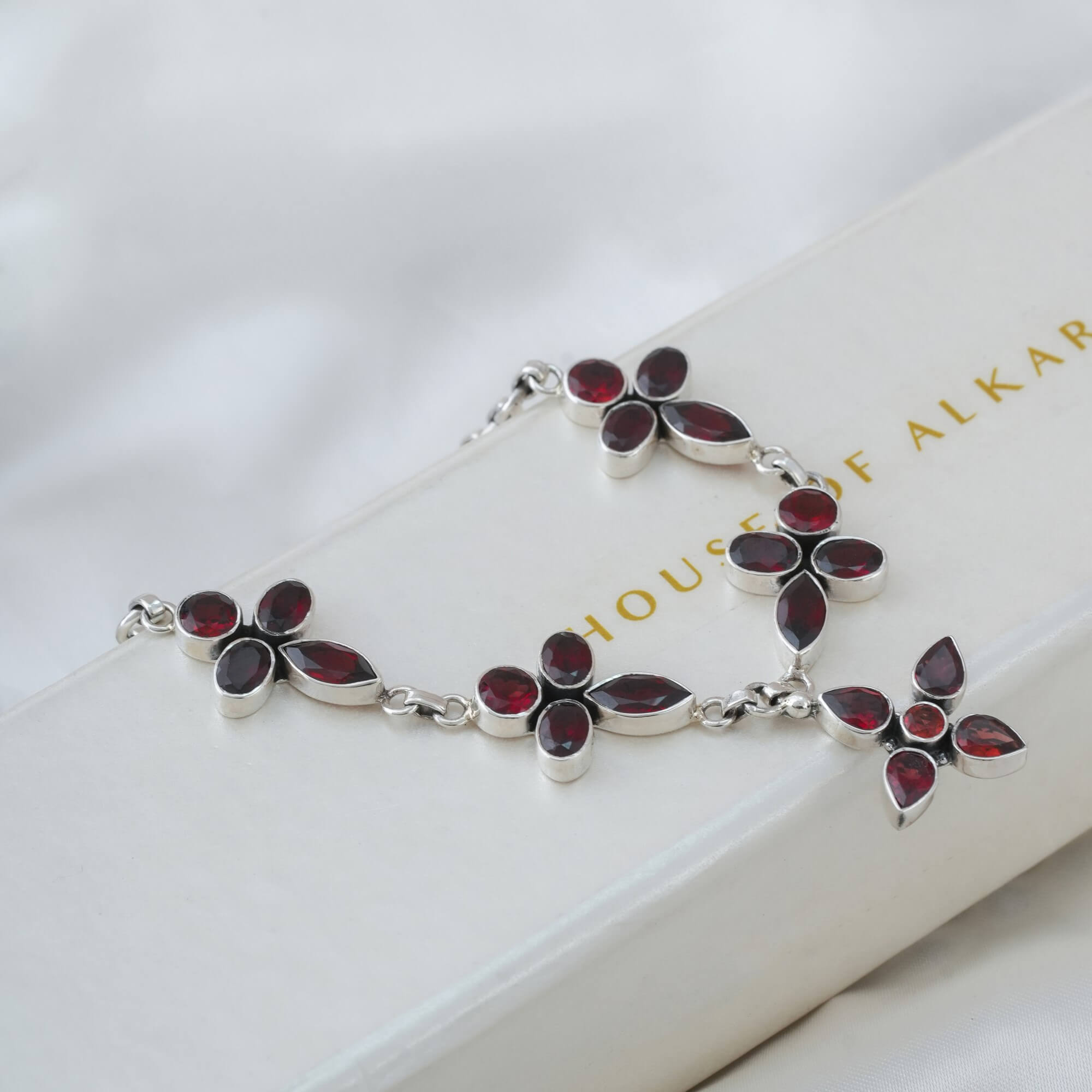 375RVI-Garnet-Flower-Pendant-Necklace-D1