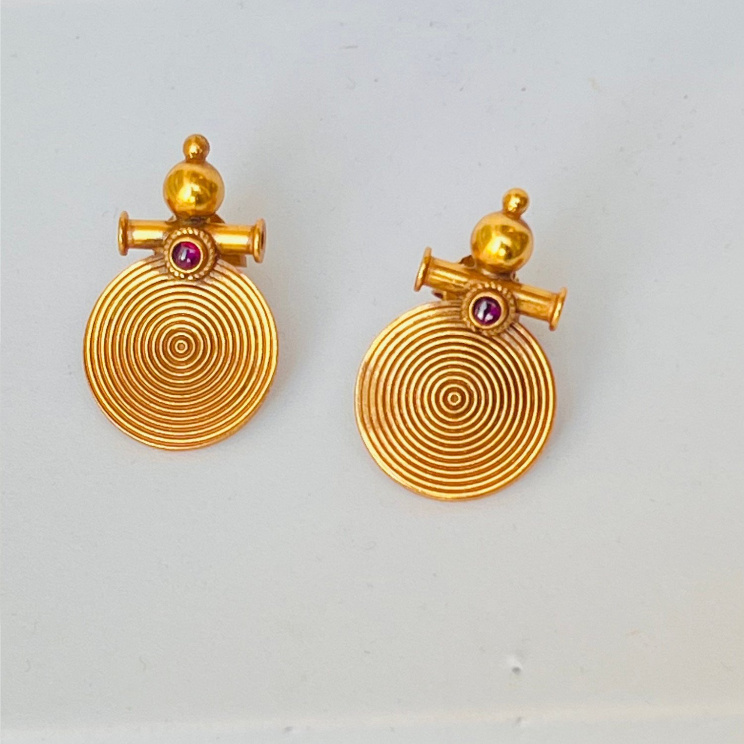 414RVI-ER-Ruby-Gold-Disc-tuds-A1-V1