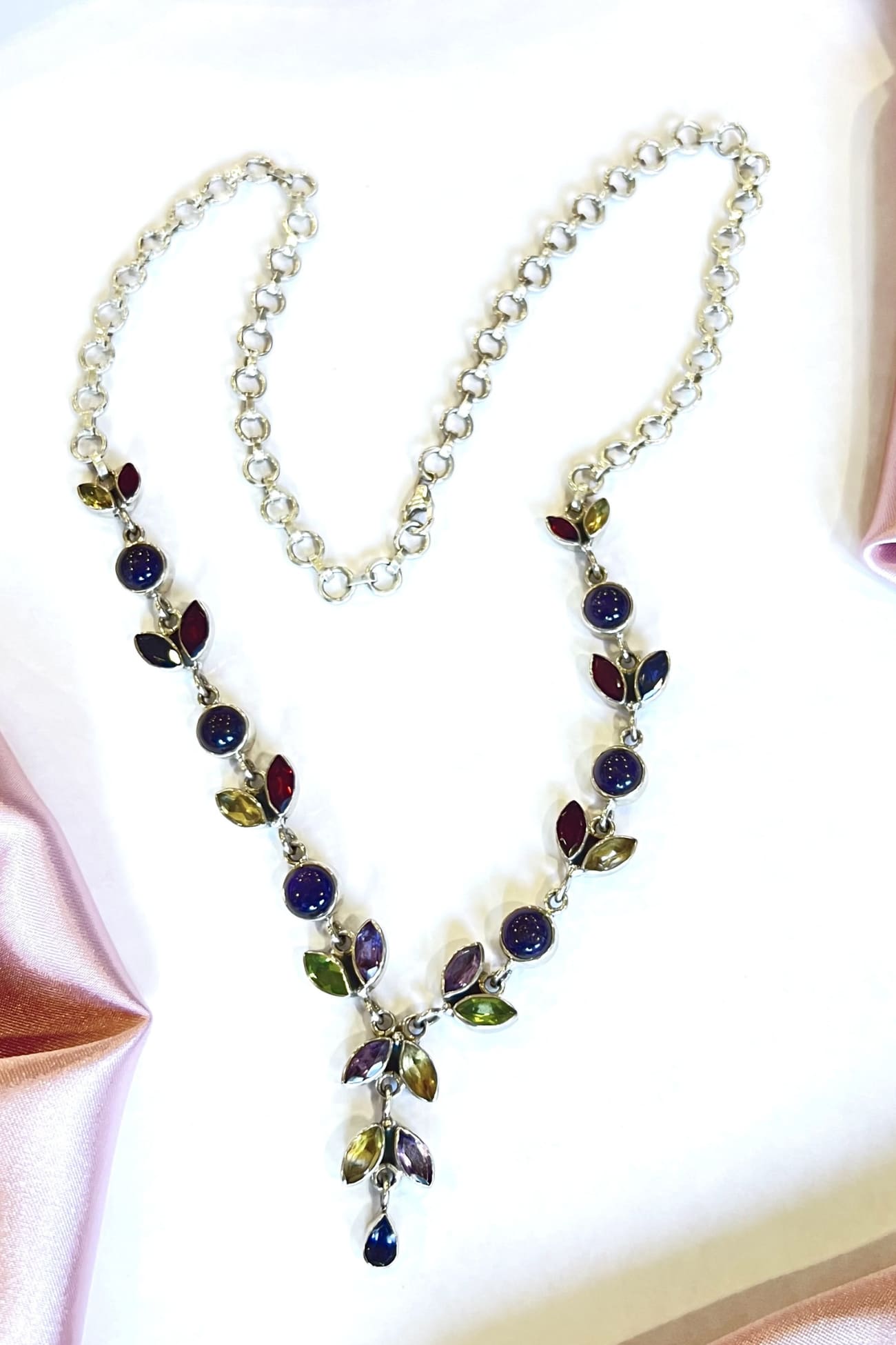 183RVI-Dainty-Flowers-Princess-Necklace-C1