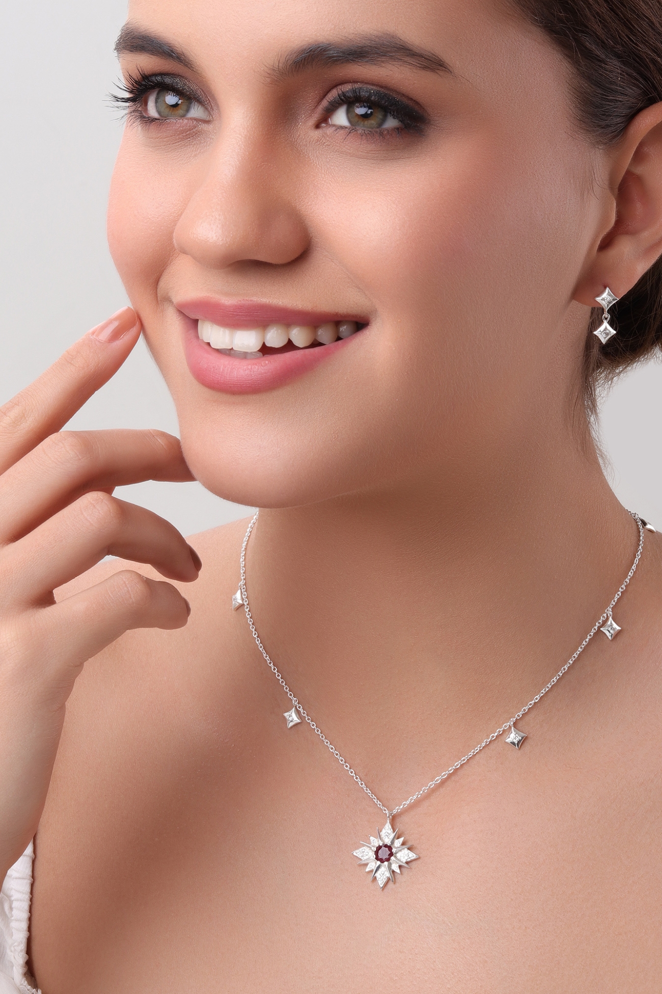 329RVI-Ruby-Star-Necklace-set-F1