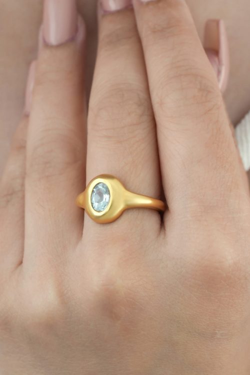 Radiant Luxe Oval Ring
