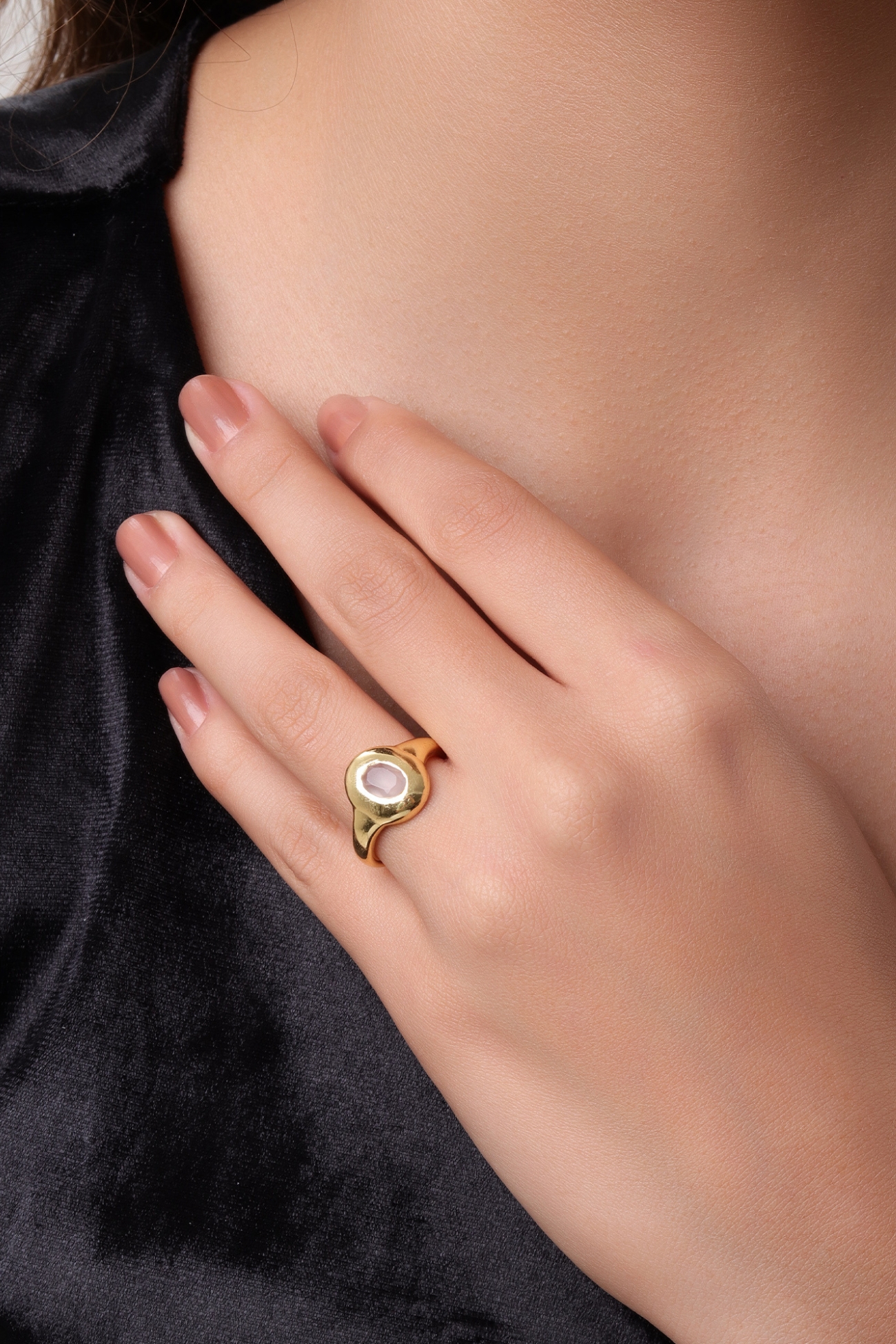 350RVI-Radiant-Luxe-Oval-Ring-A1-V2.