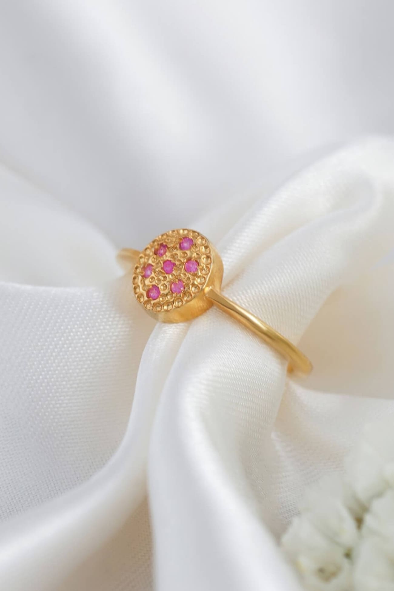 360RVI-Starlite-Sapphire-Engagement-Ring-A1_V1 (1)