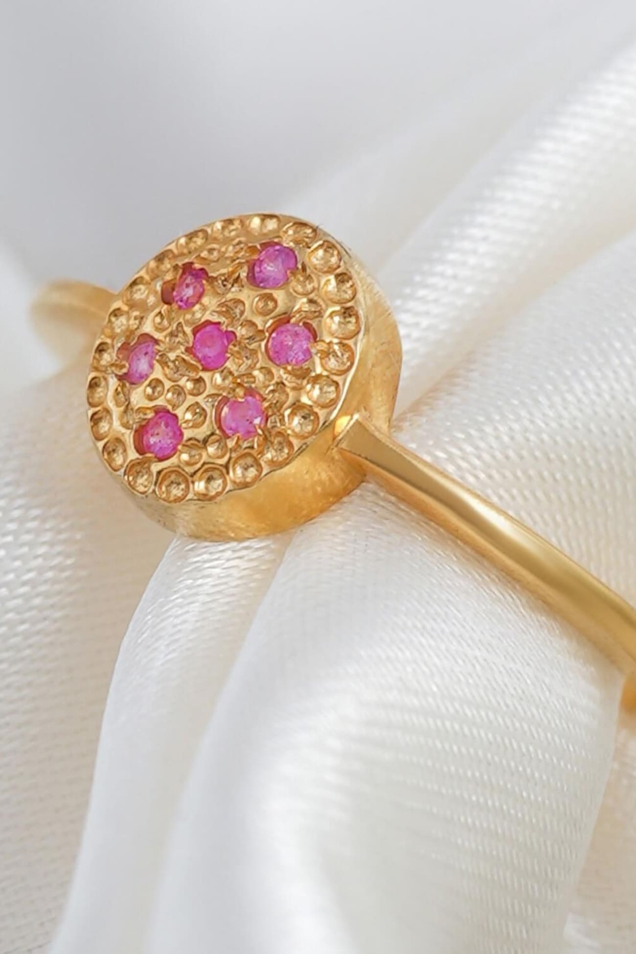 360RVI-Starlite-Sapphire-Engagement-Ring-D1_V1