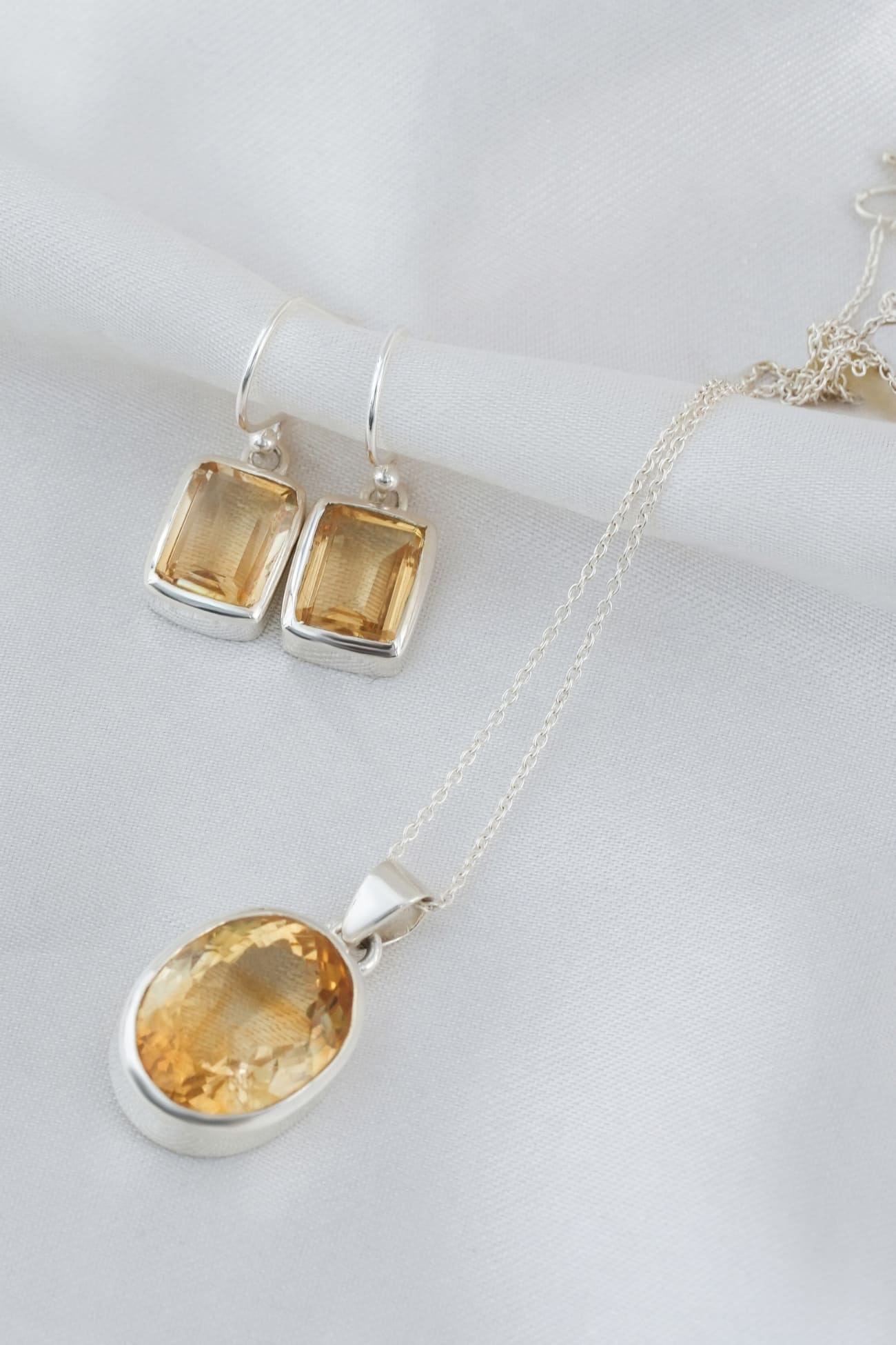 363RVI-Citrine-Oval-Pendant-and-Square-Earrings-B1 (1)