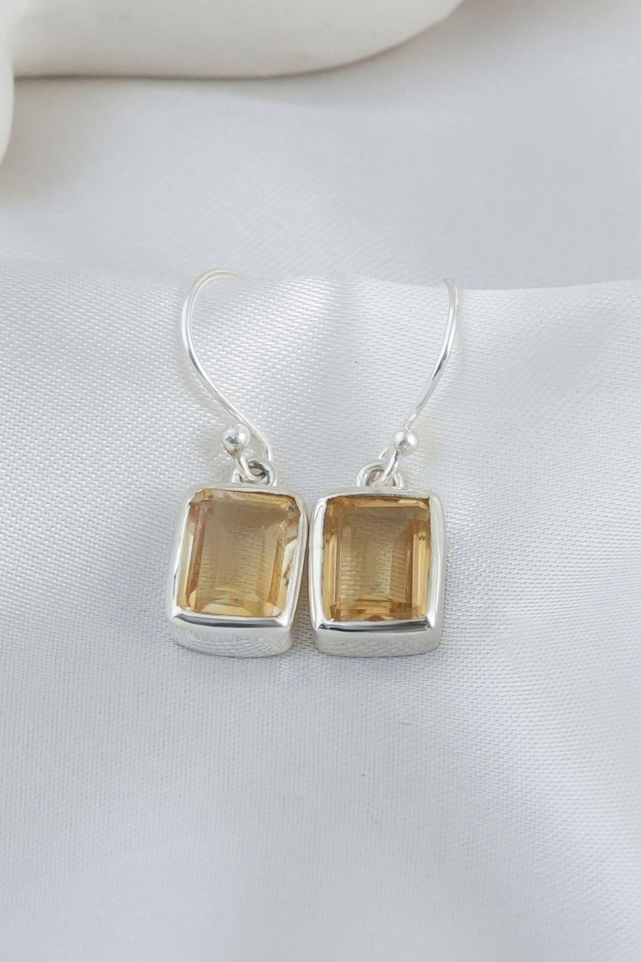 363RVI-Citrine-Oval-Pendant-and-Square-Earrings-C1 (1)