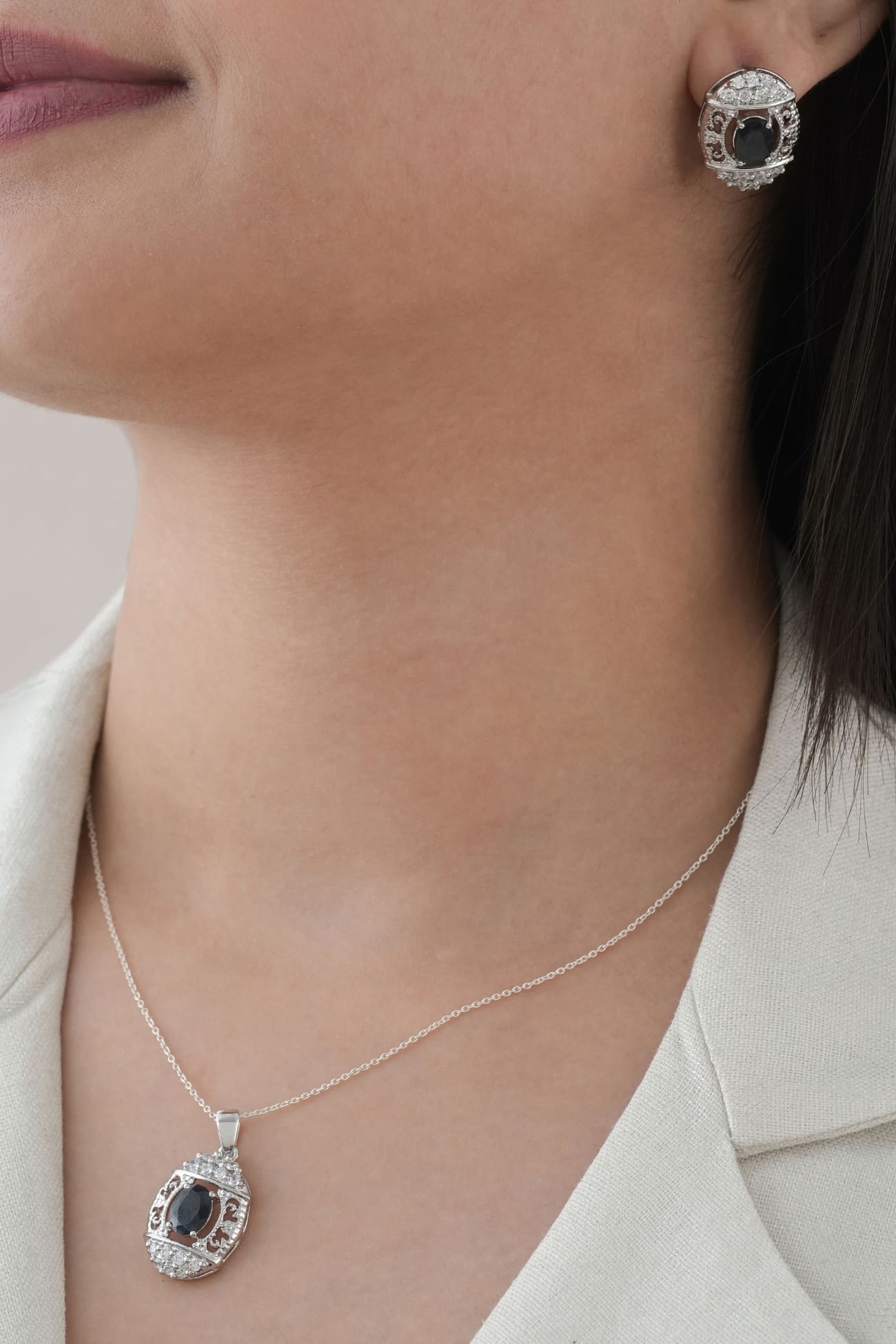 365RVI-Regal-Sapphire-Filigree-Pendant-Necklace-Set-B1-V2 (1)