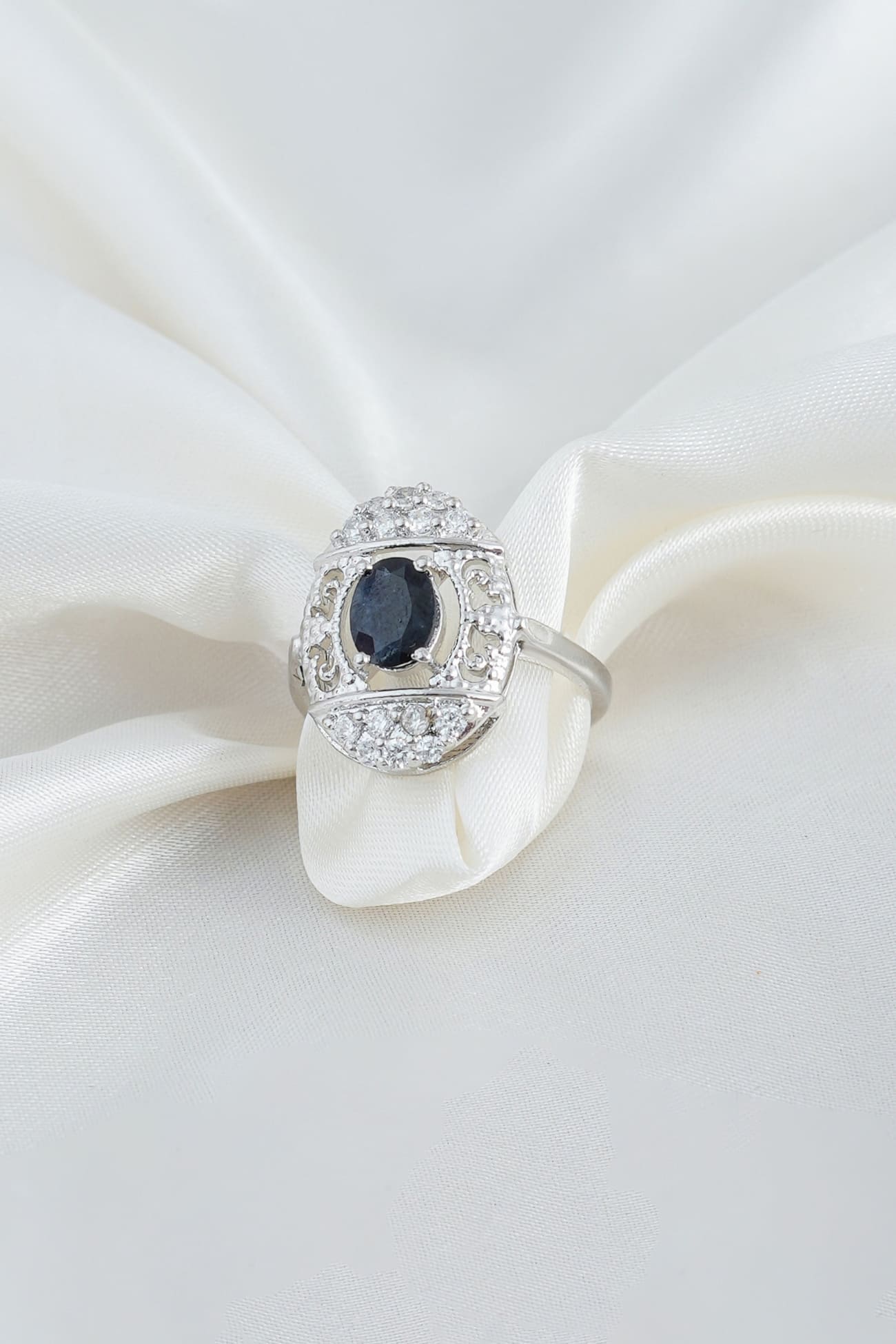 365RVI-Regal-Sapphire-Filigree-Pendant-Necklace-Set-C1-V2 (1)