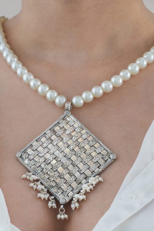 Basket-Weaved Beaded Pearl Necklace