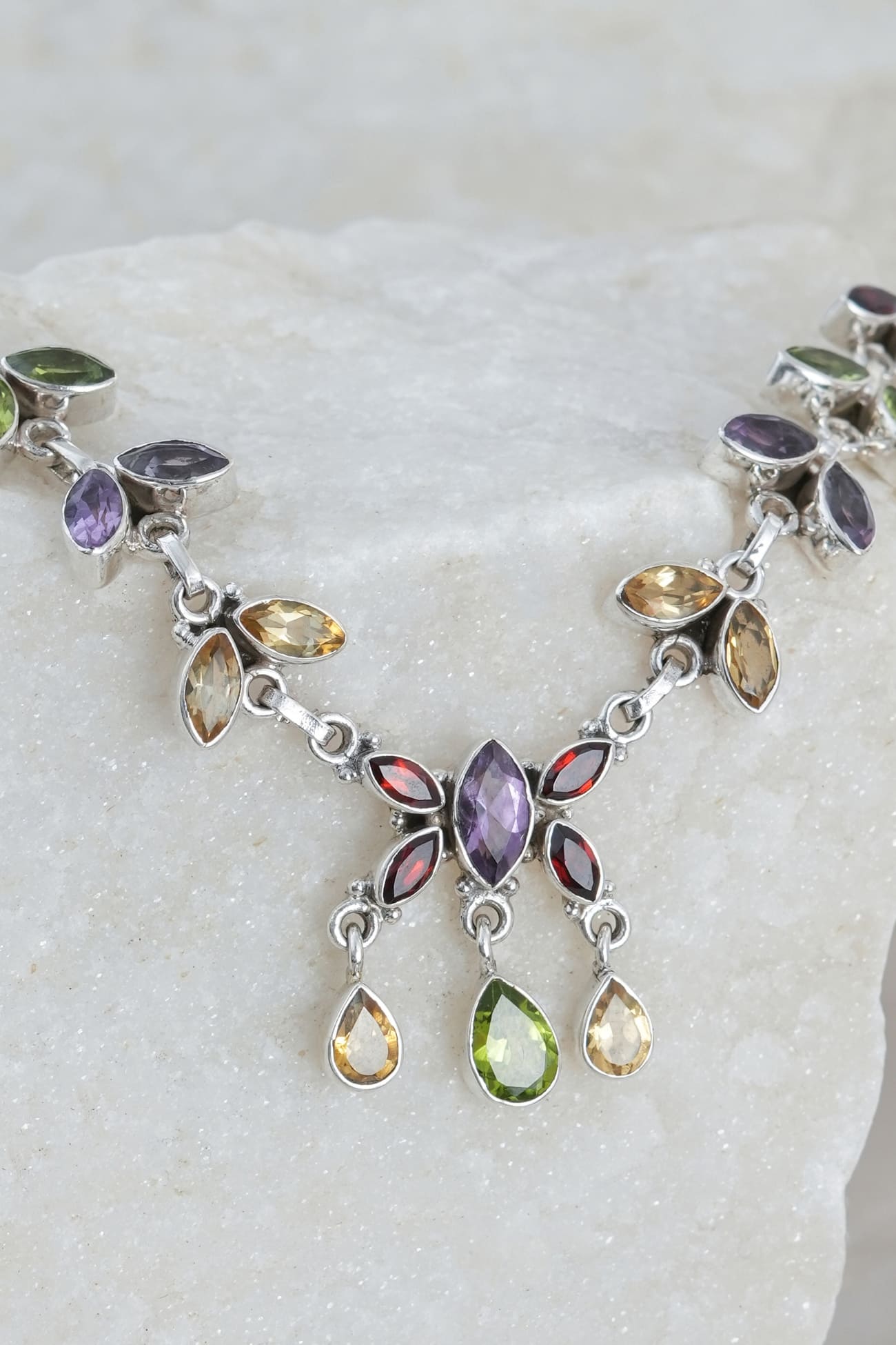 376RVI-Aura-of-Seasons-Pendant-D1