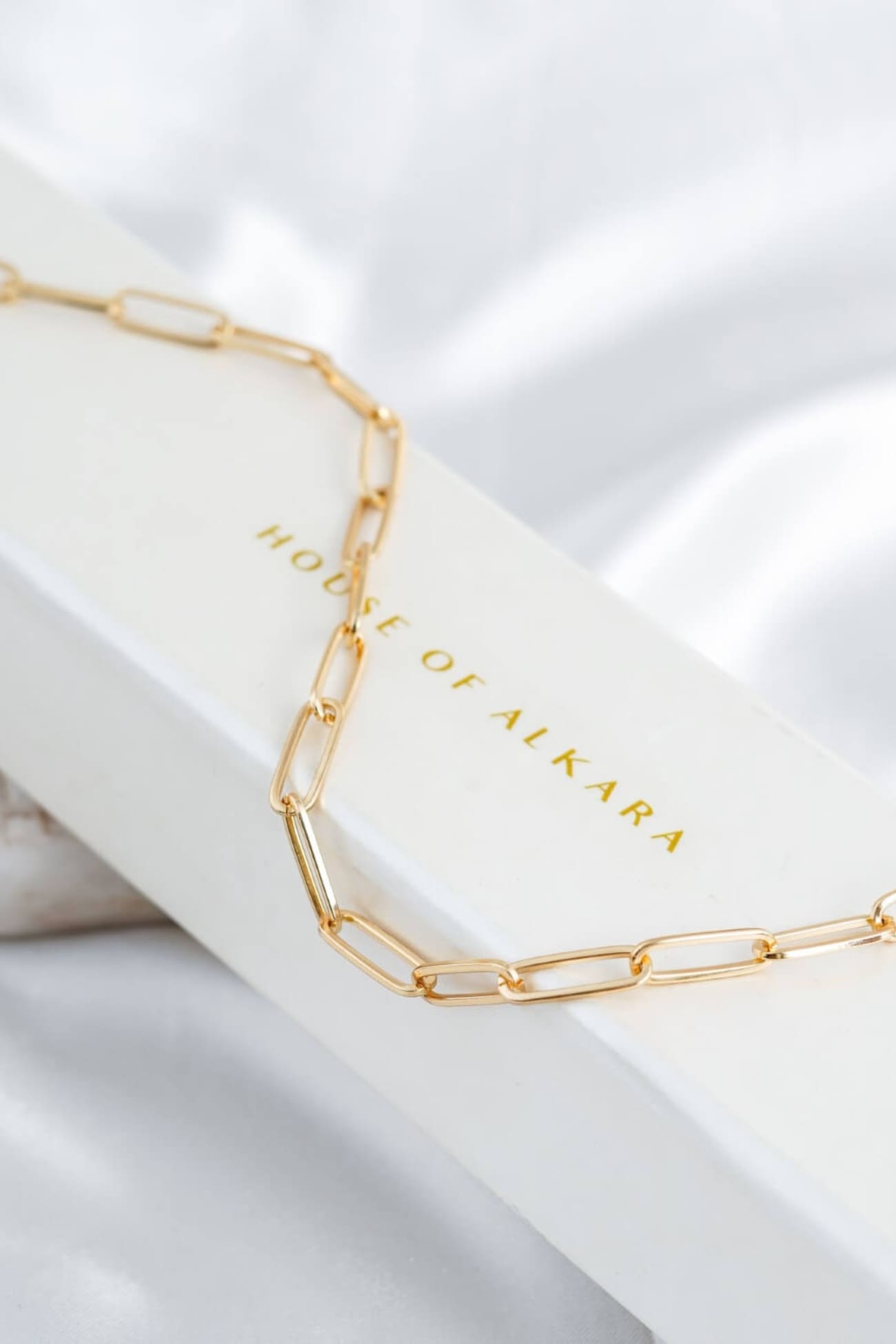 379RVI-Paper-clip-chain-brass-with-gold-plating-D1