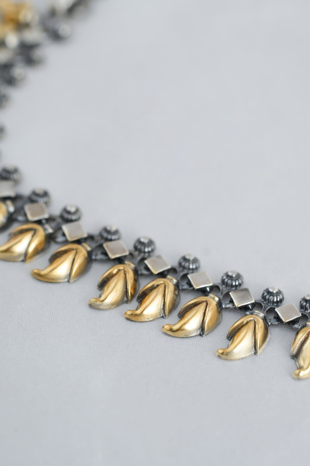 381RVI-Royal-Finesse-Spring-Necklace-A1