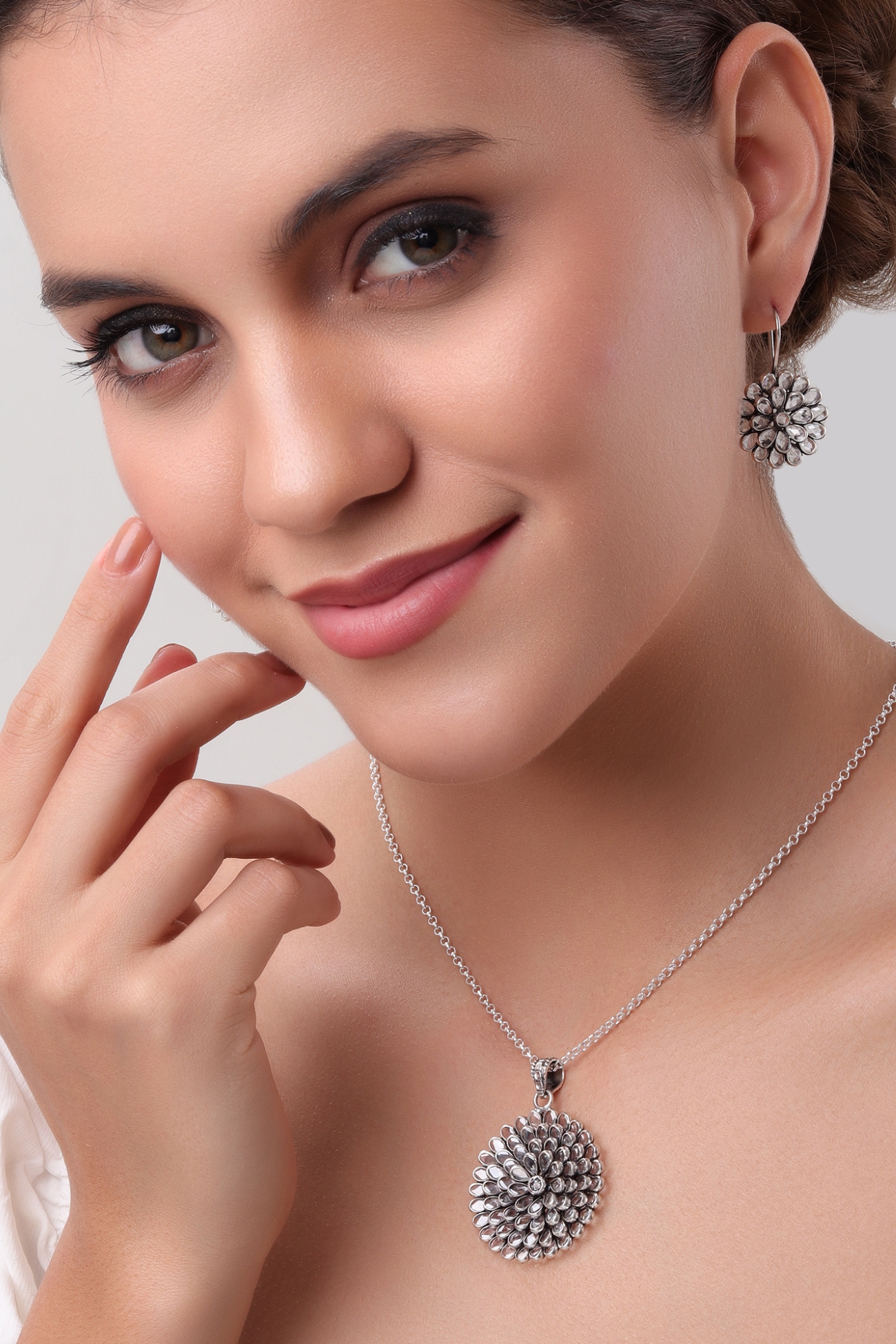 405RVI-Eternal-Bloom-Polki-Pendant-Set-I1