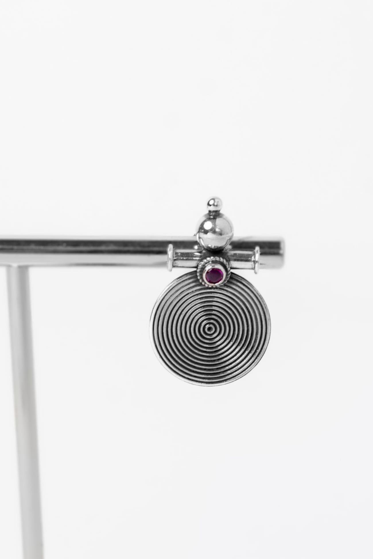 414RVI-ER-Ruby-Gold-Disc-tuds-C1-V2