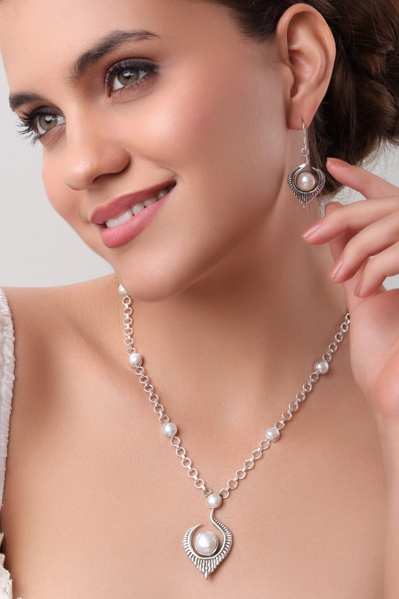 419RVI-Flame-of-Desire-Necklace-Set-A1-V1 (1)