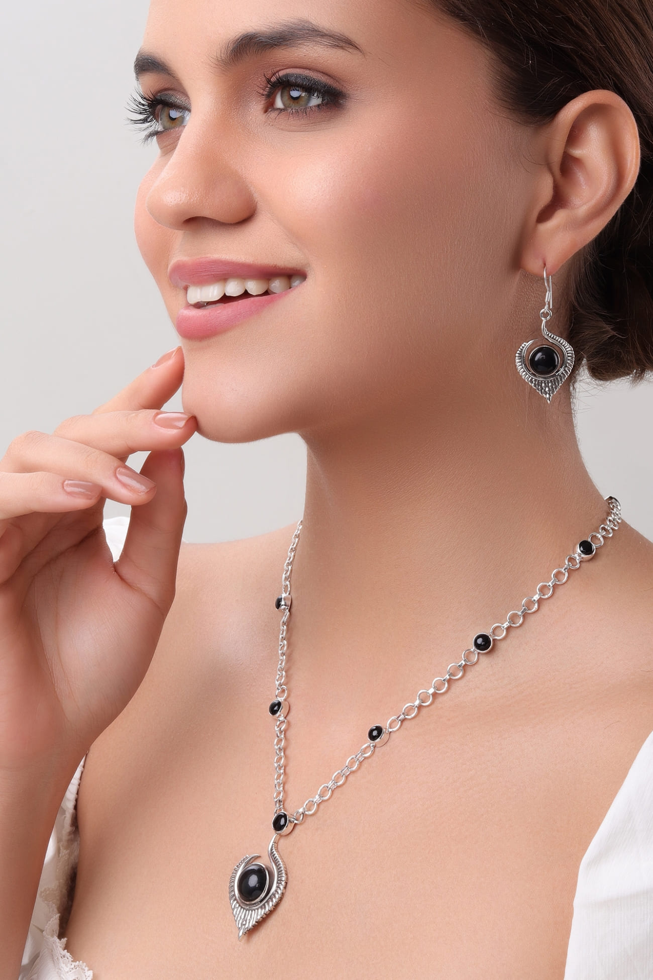 419RVI-Flame-of-Desire-Necklace-Set-C1-V3