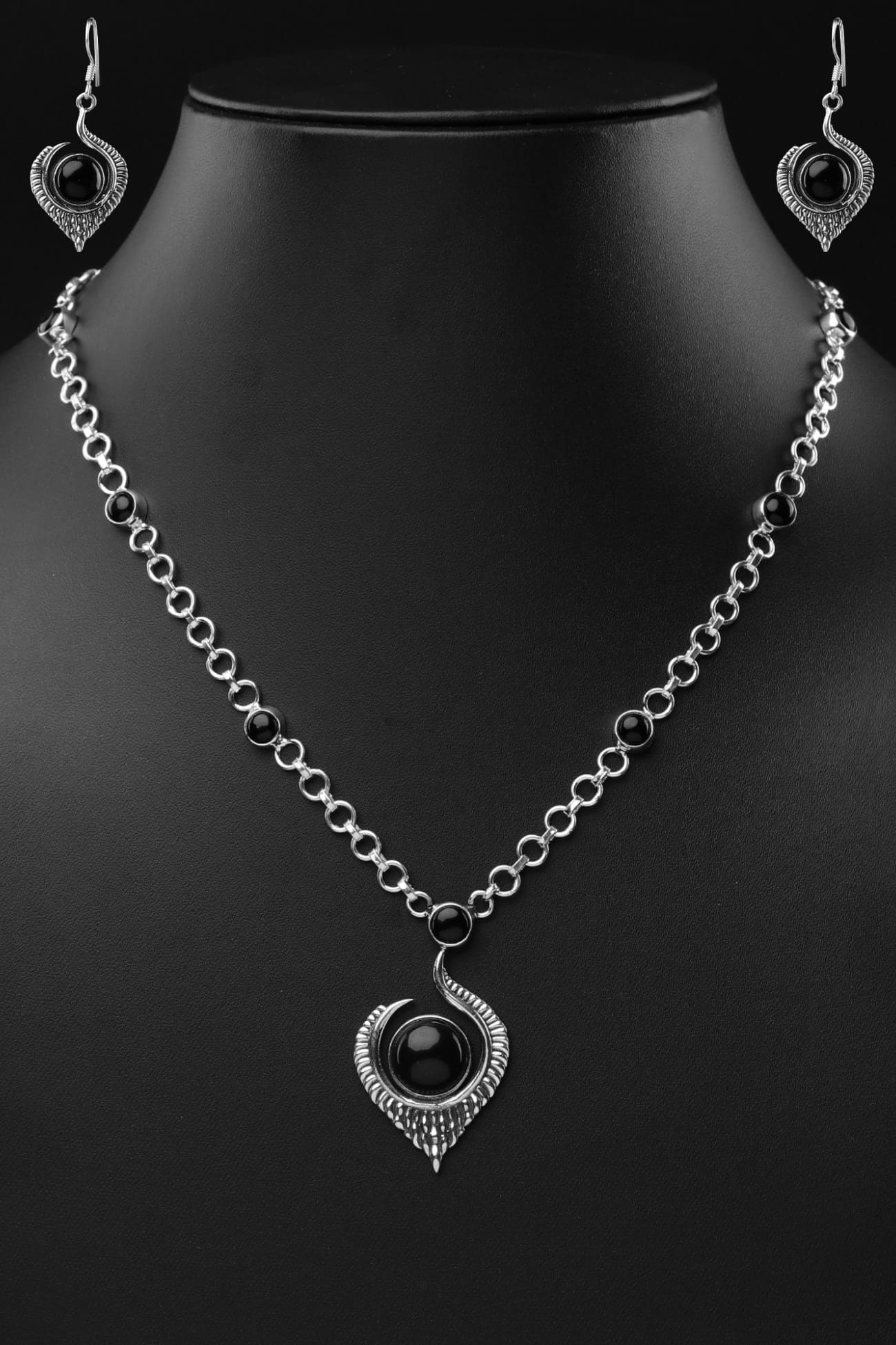 419RVI-Flame-of-Desire-Necklace-Set-D1-V3